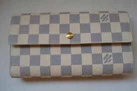 Carteira Louis Vuitton com botão Damier Azur